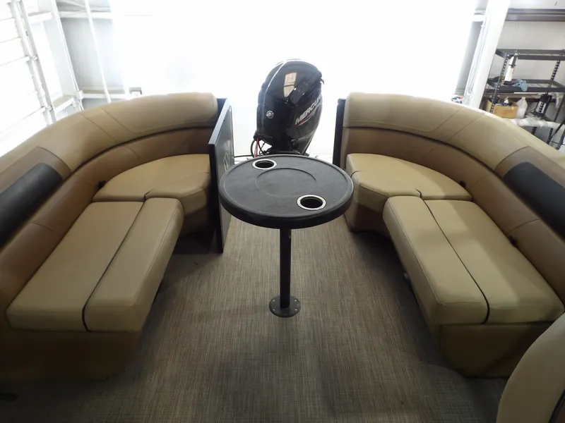 Slide: The Image of Viaggio Lago 20U 2022 - 12