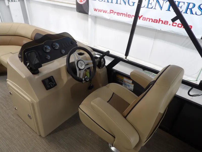 Slide: The Image of Viaggio Lago 20U 2022 - 13