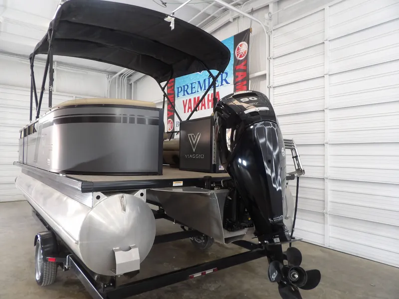 Slide: The Image of Viaggio Lago 20U 2022 - 6