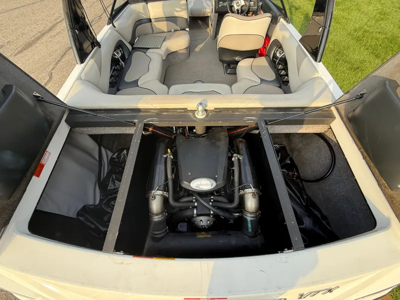 Slide: The Image of Malibu Wakesetter 20 VTX 2008 - 18