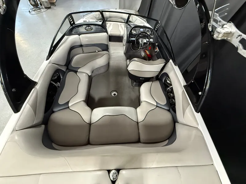 Slide: The Image of Malibu Wakesetter 20 VTX 2008 - 29