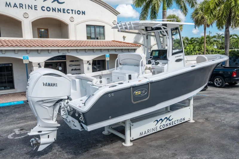 Slide: The Image of Sea Hunt Ultra 255 SE 2026 - 2