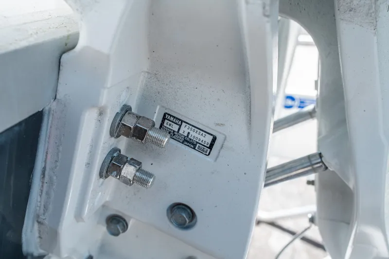 Slide: The Image of Sea Hunt Ultra 255 SE 2026 - 29