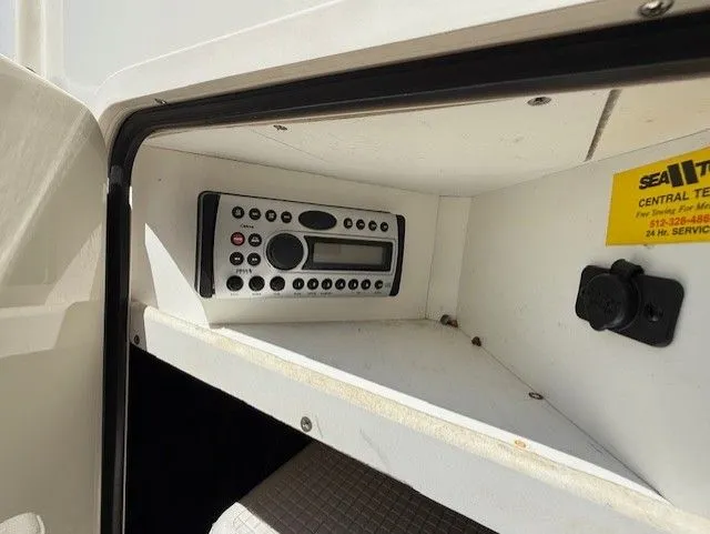 Slide: The Image of Sea Ray 200 Sundeck 2007 - 12