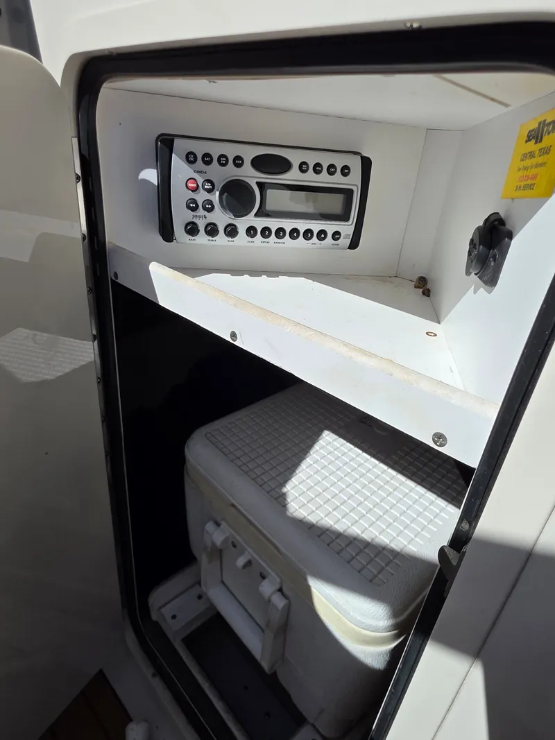 Slide: The Image of Sea Ray 200 Sundeck 2007 - 16