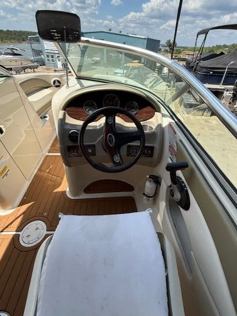 Slide: The Image of Sea Ray 200 Sundeck 2007 - 32