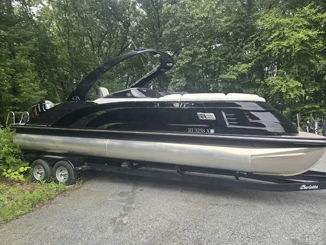 Slide: The Image of Bennington 25QXSBWA 2018 - 1