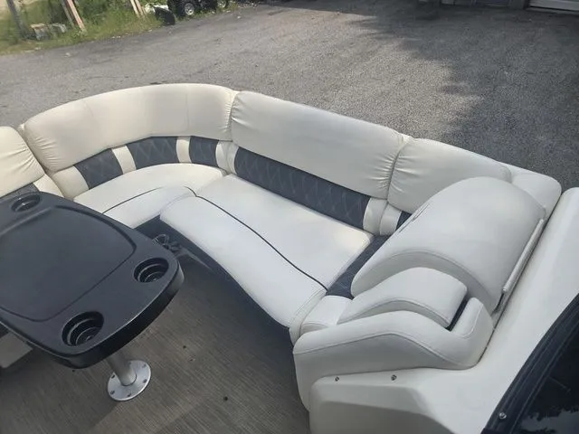 Slide: The Image of Bennington 25QXSBWA 2018 - 16