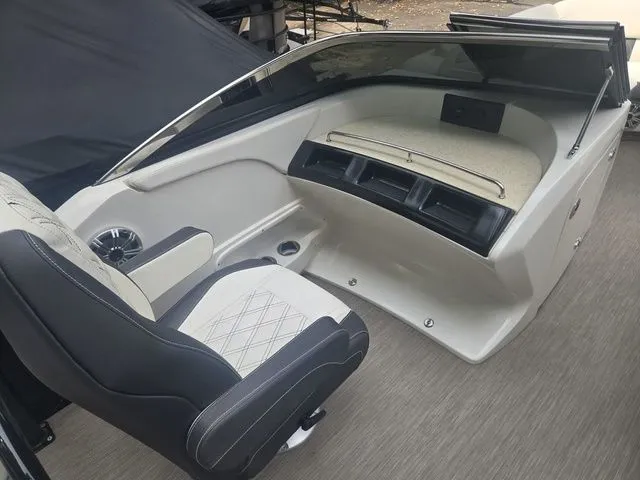 Slide: The Image of Bennington 25QXSBWA 2018 - 9