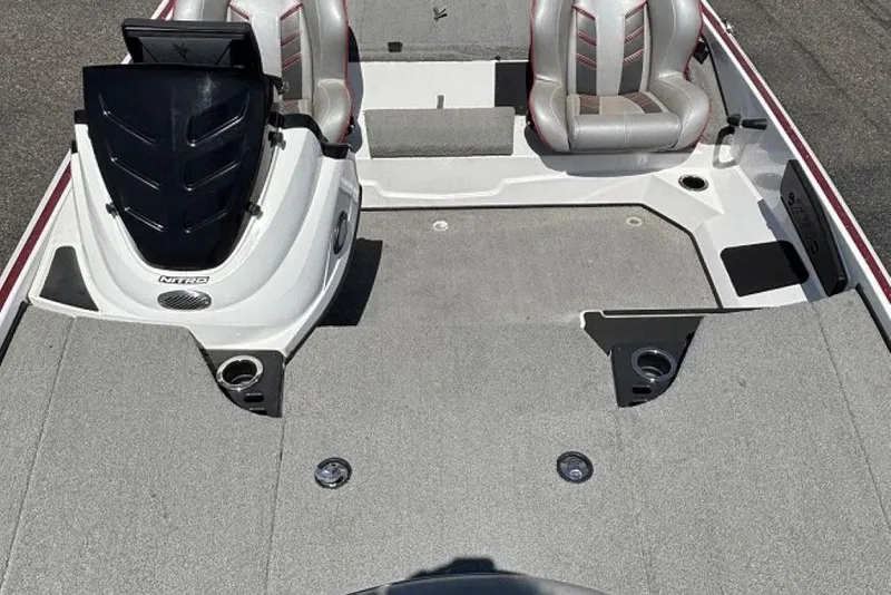 Slide: The Image of 2019 Nitro Z18 boat interior with dual seats and spacious deck. - 5