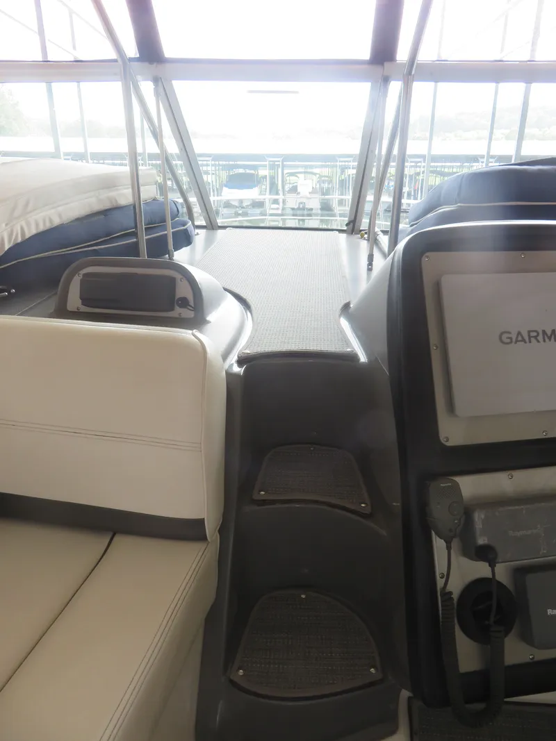 Slide: The Image of Cruisers Yachts 42 Express 2007 - 17