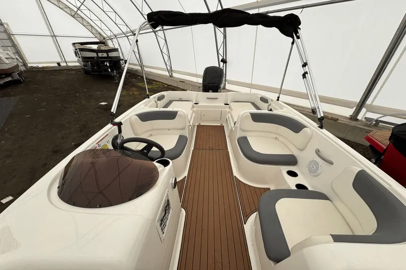 Slide: The Image of Bayliner 180 EL 2019 - 11