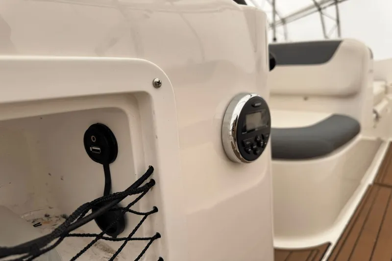 Slide: The Image of Bayliner 180 EL 2019 - 5