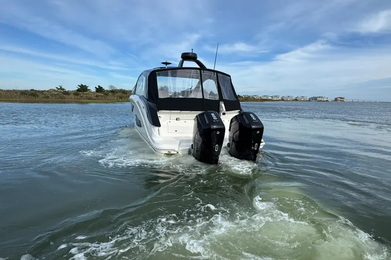 Slide: The Image of Sea Ray Sundancer 370 Outboard 2026 - 3