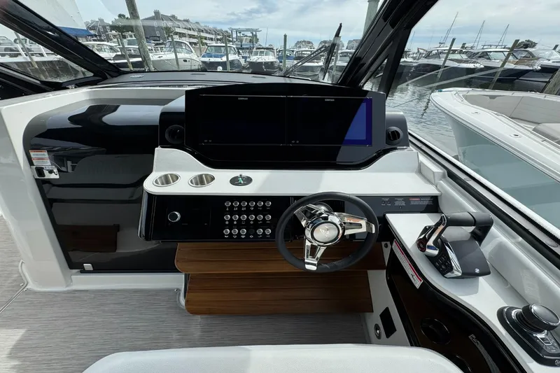 Slide: The Image of Sea Ray Sundancer 370 Outboard 2026 - 36