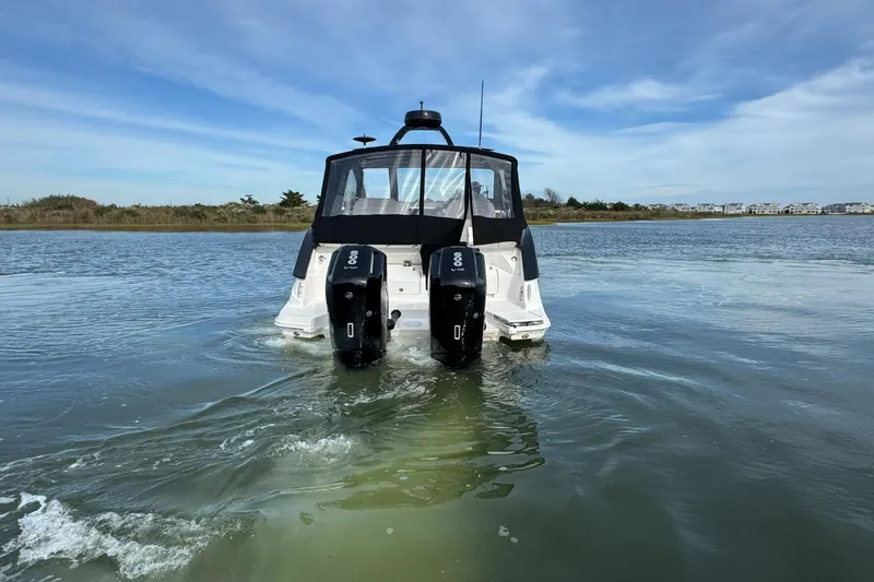 Slide: The Image of Sea Ray Sundancer 370 Outboard 2026 - 4