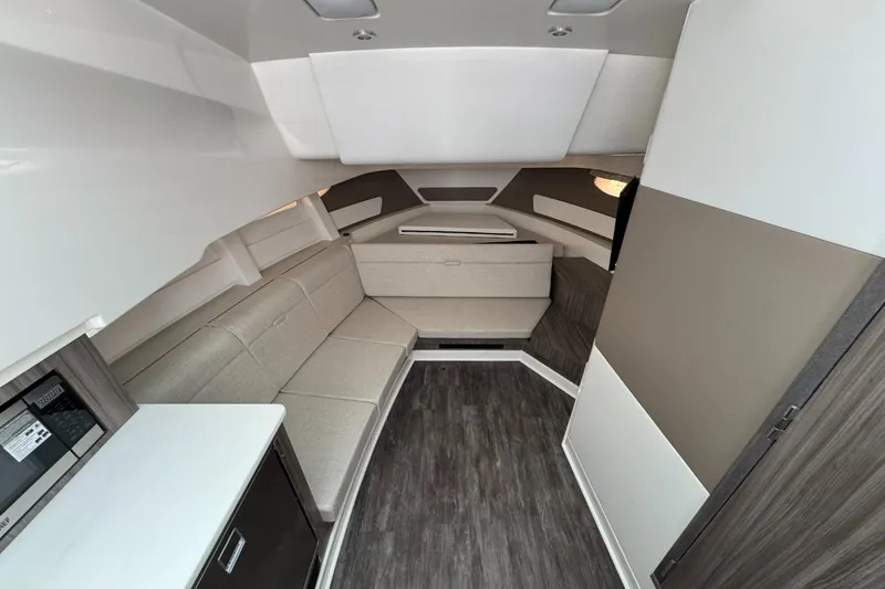 Slide: The Image of Sea Ray Sundancer 370 Outboard 2026 - 41