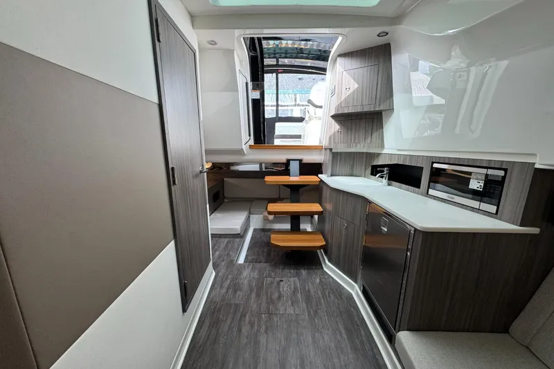 Slide: The Image of Sea Ray Sundancer 370 Outboard 2026 - 45