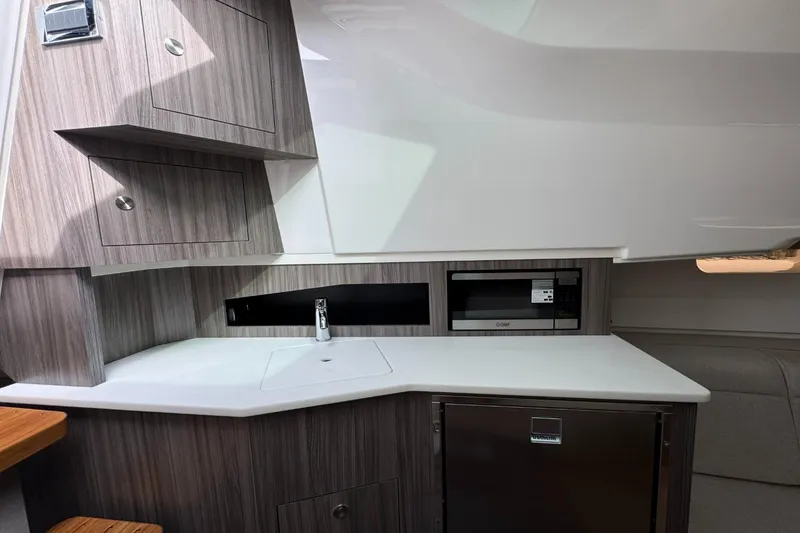 Slide: The Image of Sea Ray Sundancer 370 Outboard 2026 - 51