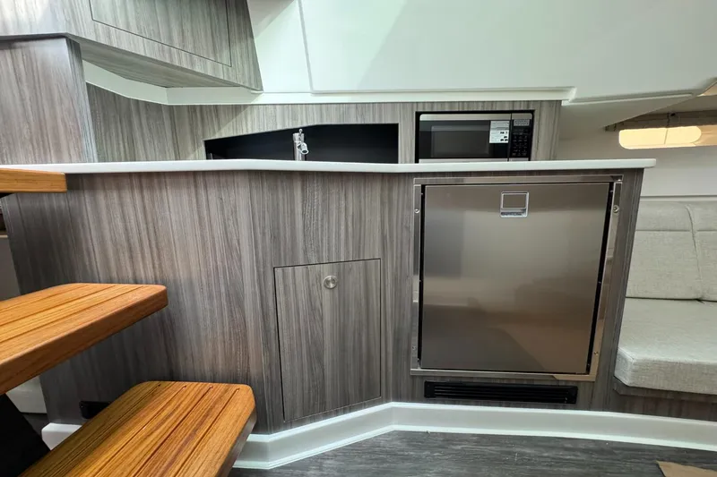 Slide: The Image of Sea Ray Sundancer 370 Outboard 2026 - 52