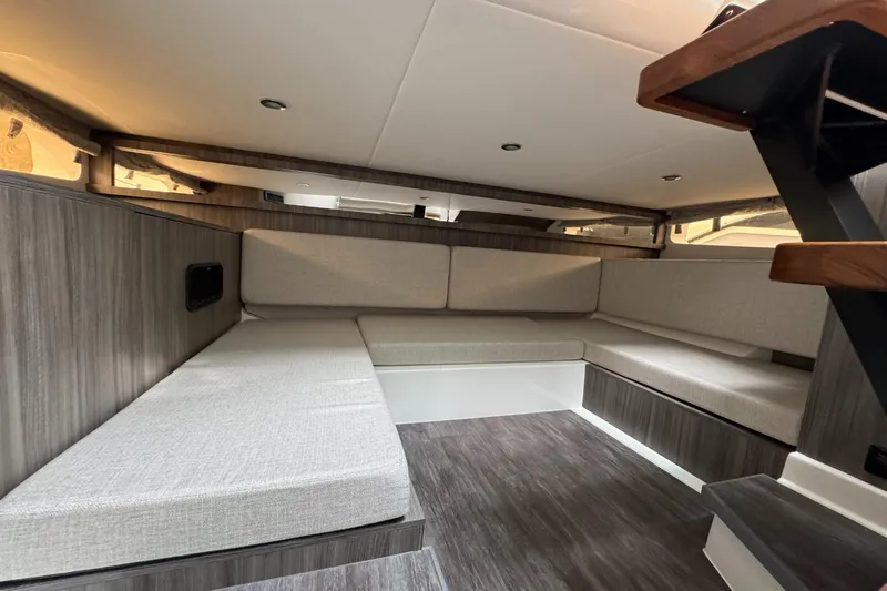 Slide: The Image of Sea Ray Sundancer 370 Outboard 2026 - 53