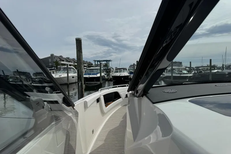 Slide: The Image of Sea Ray Sundancer 370 Outboard 2026 - 57