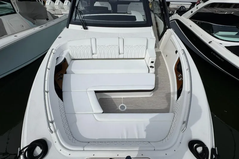 Slide: The Image of Sea Ray Sundancer 370 Outboard 2026 - 63