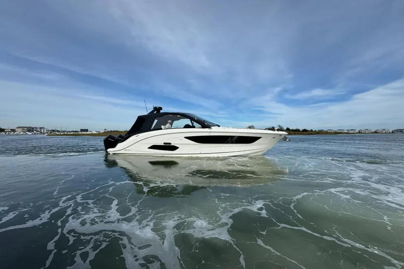 Slide: The Image of Sea Ray Sundancer 370 Outboard 2026 - 7