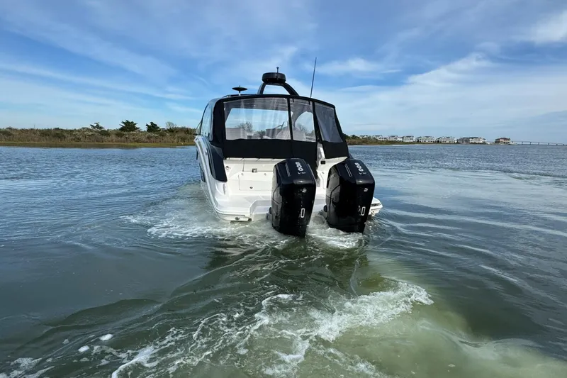 Slide: The Image of Sea Ray Sundancer 370 Outboard 2026 - 74