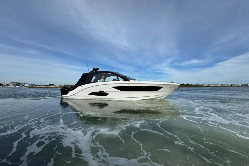 Slide: The Image of Sea Ray Sundancer 370 Outboard 2026 - 9