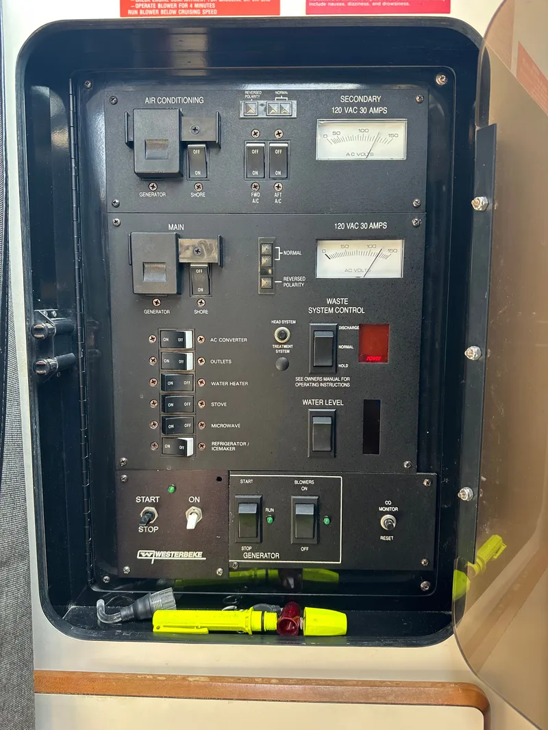 Slide: The Image of Sea Ray 350 Sundancer 1991 - 14