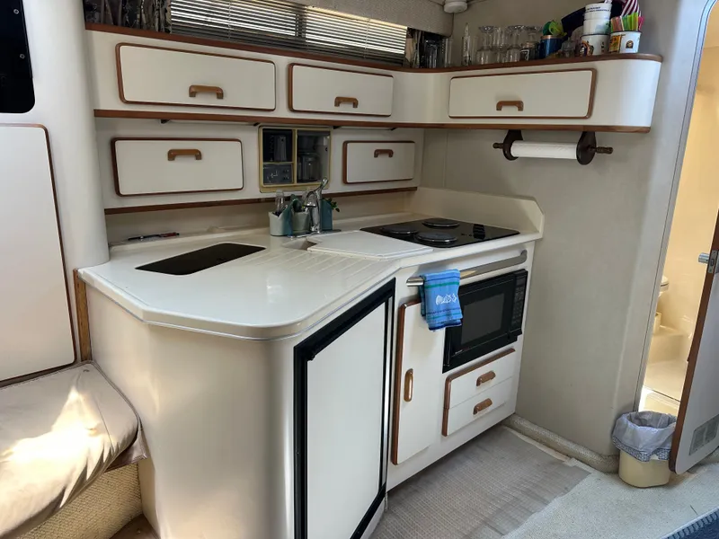 Slide: The Image of Sea Ray 350 Sundancer 1991 - 15