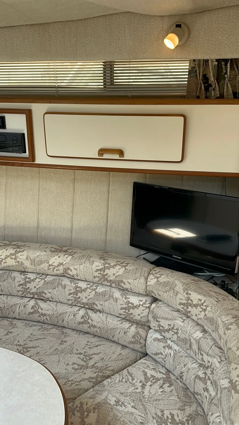 Slide: The Image of Sea Ray 350 Sundancer 1991 - 18