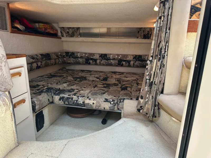 Slide: The Image of Sea Ray 350 Sundancer 1991 - 23