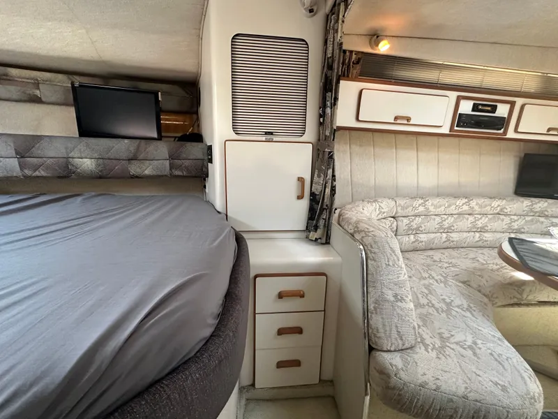 Slide: The Image of Sea Ray 350 Sundancer 1991 - 28