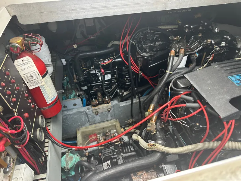 Slide: The Image of Sea Ray 350 Sundancer 1991 - 33