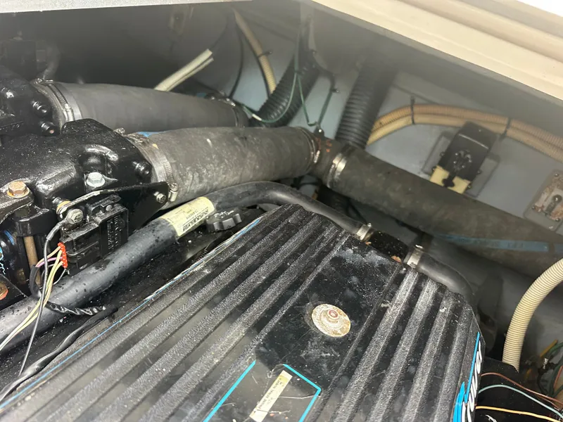 Slide: The Image of Sea Ray 350 Sundancer 1991 - 35