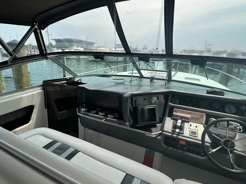 Slide: The Image of Sea Ray 350 Sundancer 1991 - 9