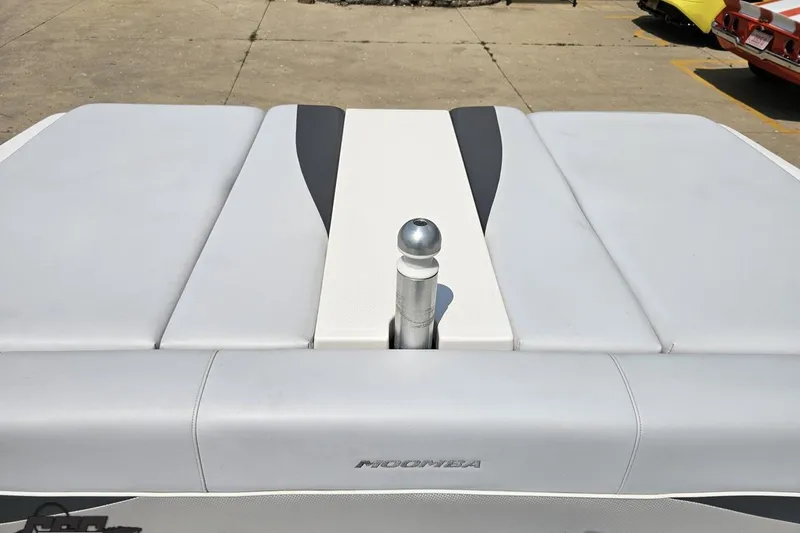 Slide: The Image of 2014 Moomba Outback V boat with sleek upholstery and tow point. - 85