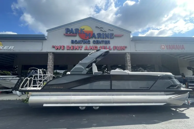 The Image of 2026 Harris Grand Mariner 250 pontoon boat at Park Marine Boating Center. - 0