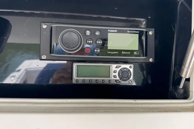 Slide: The Image of Fusion MS-RA70NSX stereo system on 2008 Regulator 26 Forward Seating boat. - 8