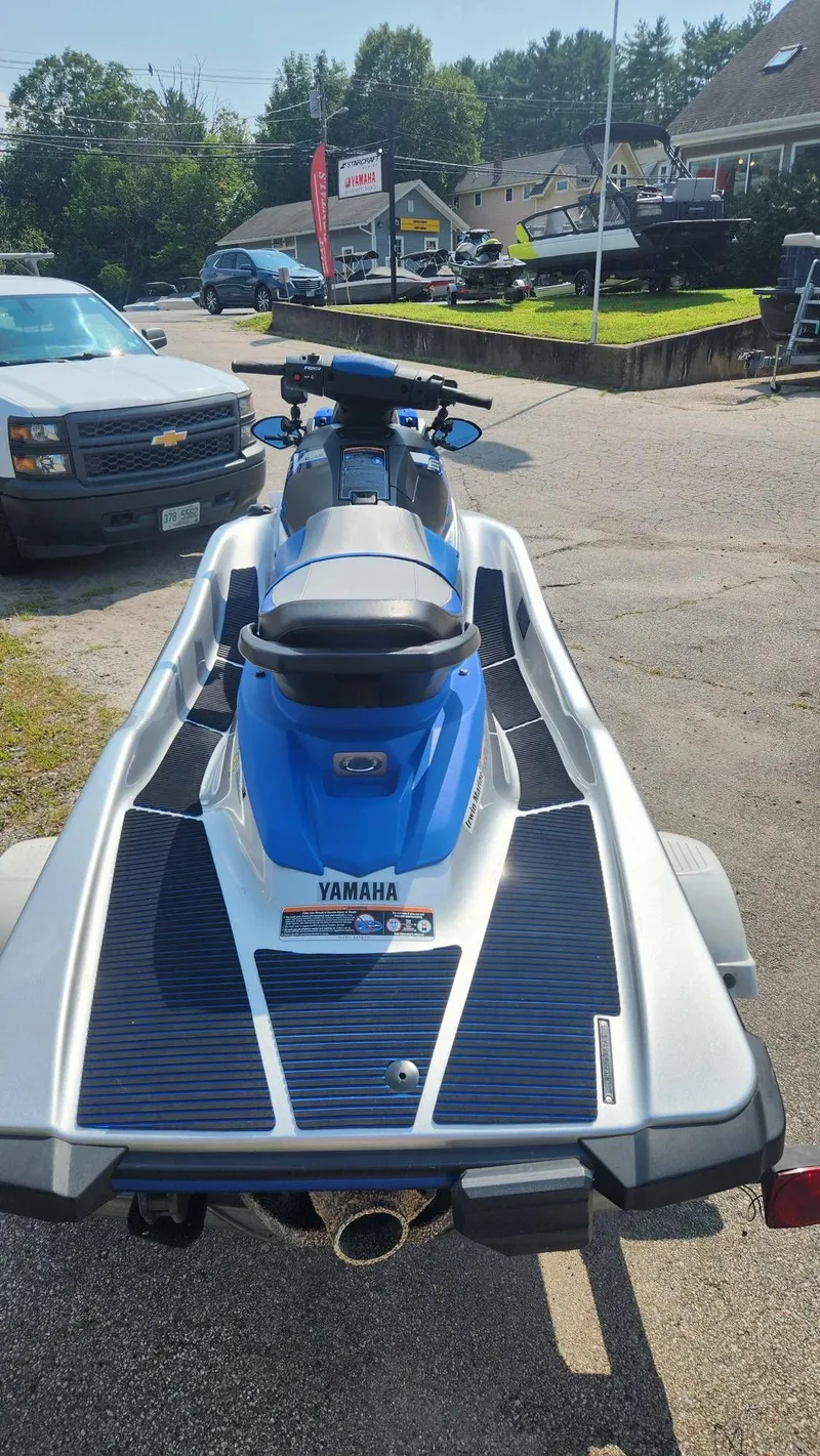 Slide: The Image of Waverunner EX DELUXE 2020 - 3
