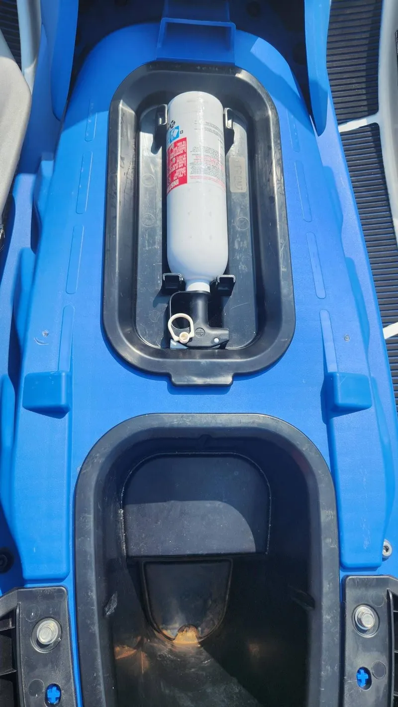 Slide: The Image of Waverunner EX DELUXE 2020 - 5