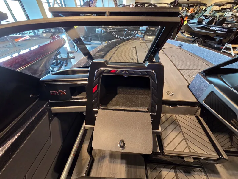 Slide: The Image of Vexus Boats DVX22s 2026 - 15