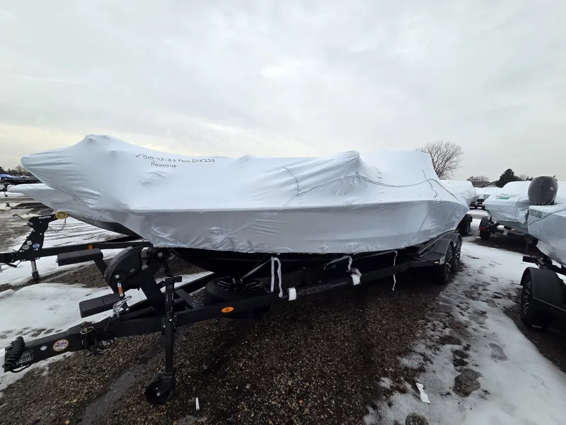 Slide: The Image of Vexus Boats DVX22s 2026 - 2