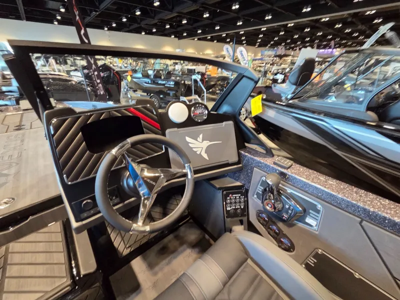 Slide: The Image of Vexus Boats DVX22s 2026 - 20