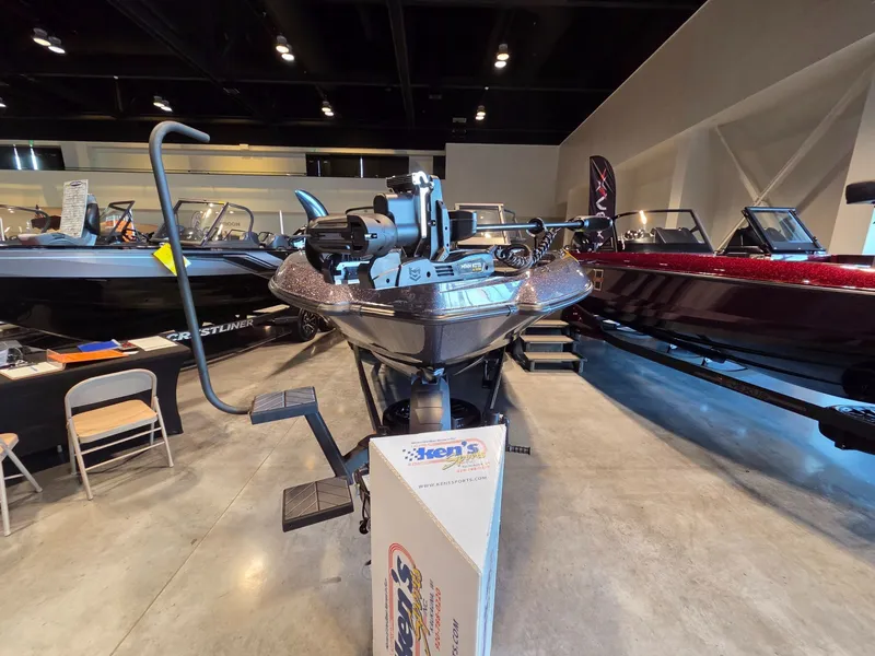 Slide: The Image of Vexus Boats DVX22s 2026 - 3