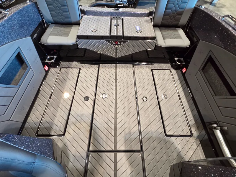 Slide: The Image of Vexus Boats DVX22s 2026 - 30