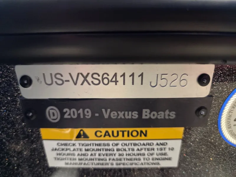 Slide: The Image of Vexus Boats DVX22s 2026 - 38
