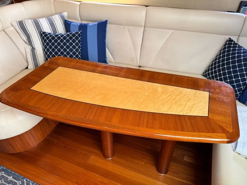 Slide: The Image of Tiara 4300 Sovran 2006 - 18